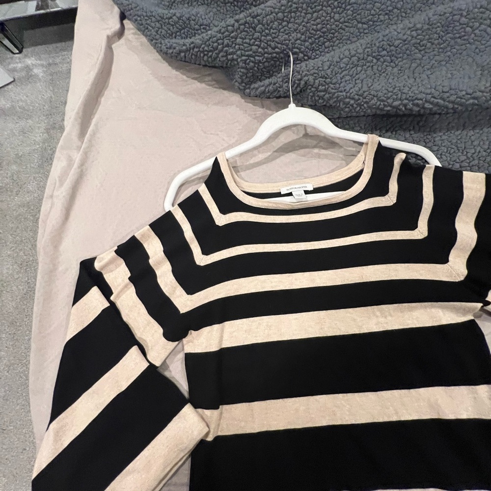 Boston Proper cold shoulder and wide sleeves Sweater with side waist tie - Picture 2 of 7